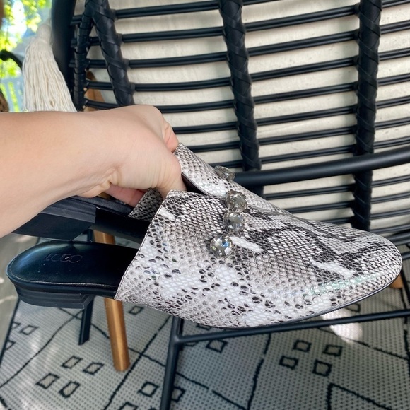 LOGO Lori Goldstein Snake Print Leather Mules | NWOT | Size 9M - Picture 7 of 8